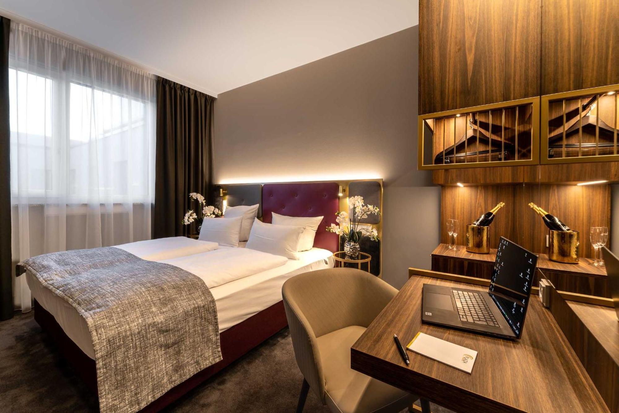 Plaza Premium Muenchen Hotel Екстериор снимка